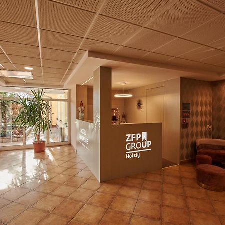 Hotel Akademie A Depandance Vila Jarmila Velké Bílovice Esterno foto